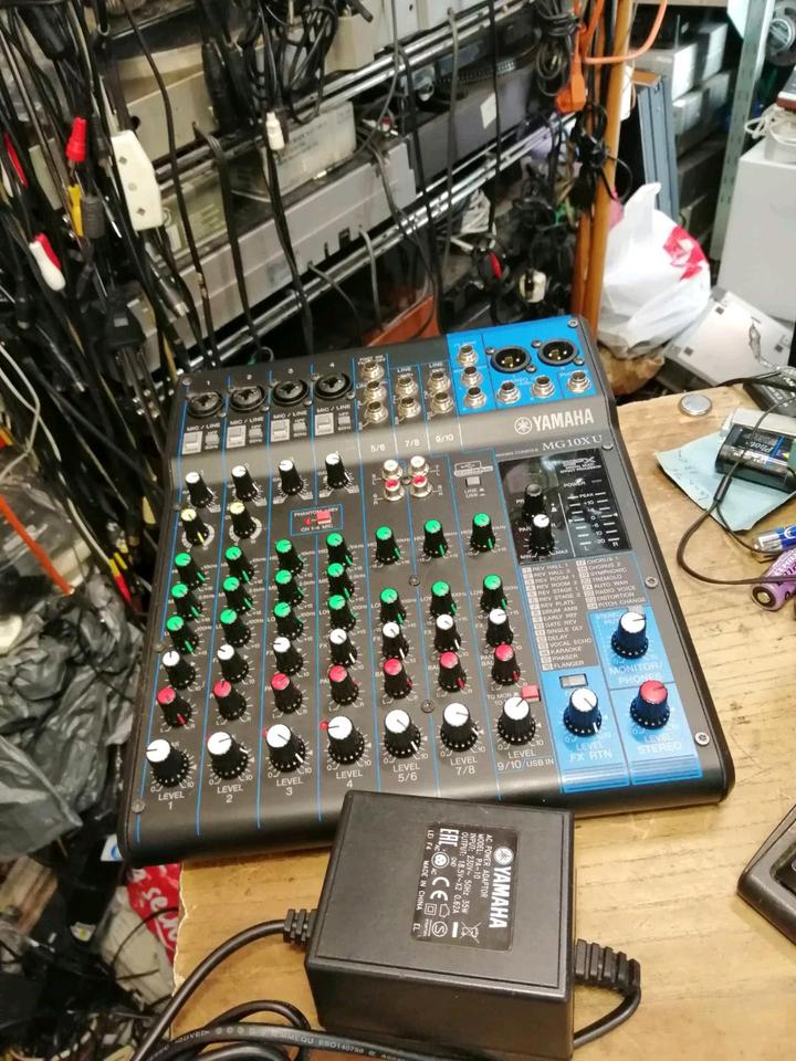 YAMAHA MG10XU, Mixer mit Original-Adapter!!!