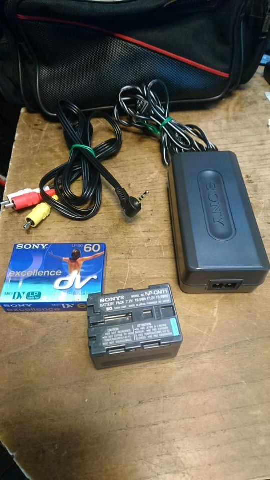 SONY DCR-TRV50E, MiniDV-Videocamera, mit Zubehör!!