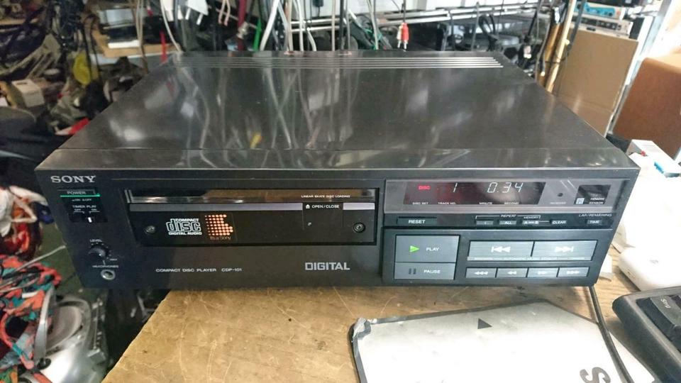 SONY CDP-101, CD-Player OHNE Fernbedienung, etwas DEFEKT!!