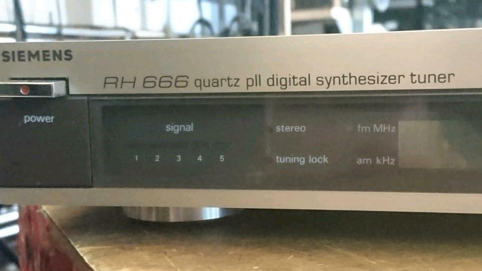 SIEMENS Typ: RH 666 Tuner, guter Zustand!