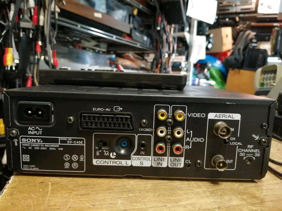 SONY EV-C45E, Videocassettenrecorder mit Original-Fernbedienung!!
