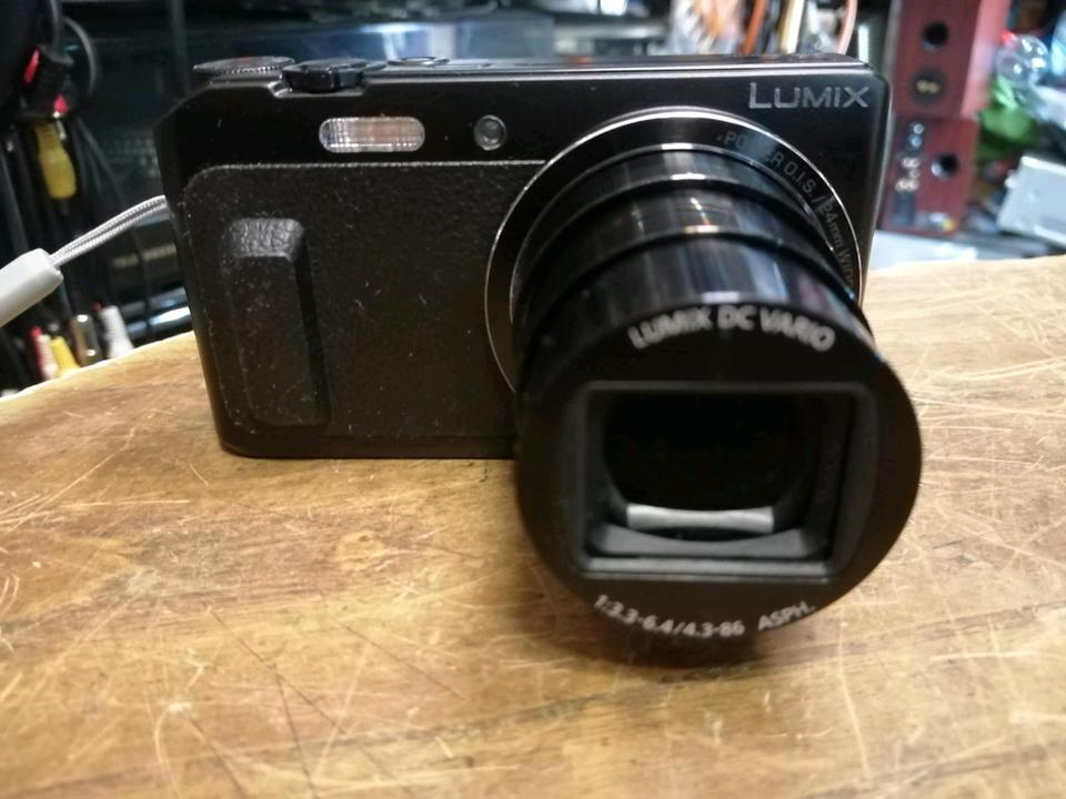 PANASONIC DMC-TZ58, Digital-Kamera mit Zubehör, OHNE Speicherkar!