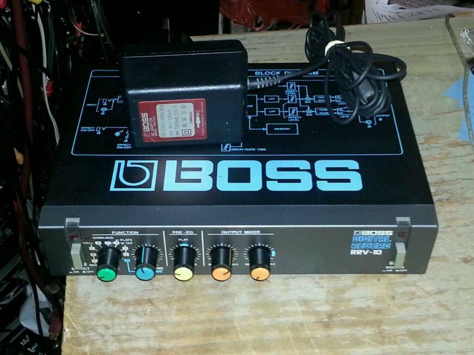 BOSS RRV-10; Digital Reverb mit Adapter, guter Zustand!