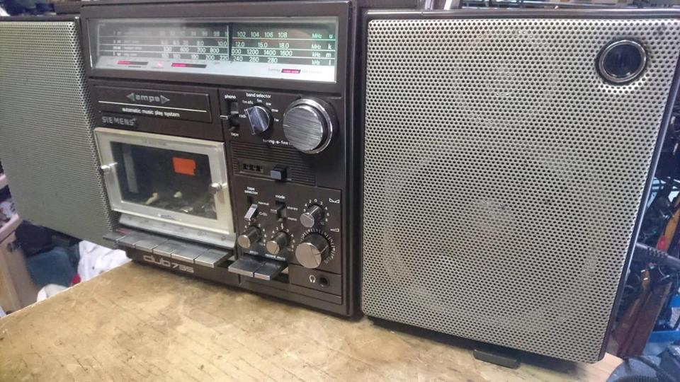 SIEMENS CLUB 735, Radio-Cassetten-Recorder, etwas DEFEKT!!