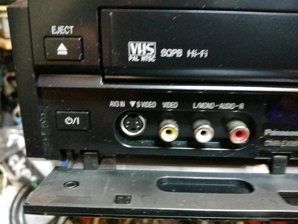 AnzeigePANASONIC DMR-EX98V, DVD-VHS-HDD-Recorder, 250 GB, guter Zustand!