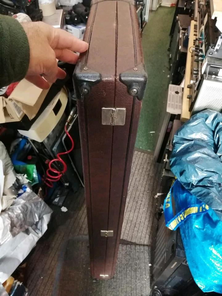 FENDER-KOFFER, guter Zustand! OHNE Schlüssel!!!