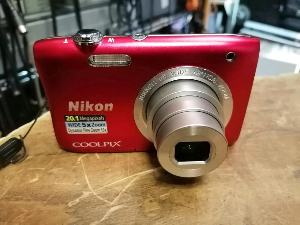 NIKON COOLPIX S2900, Digital-Kamera mit Zubehör, ROT!!!