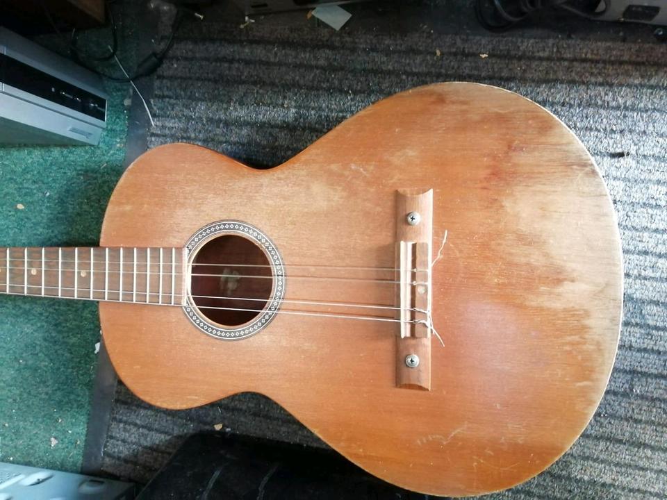 FRAMUS Amateur, Gitarre, 2 Saiten fehlen!