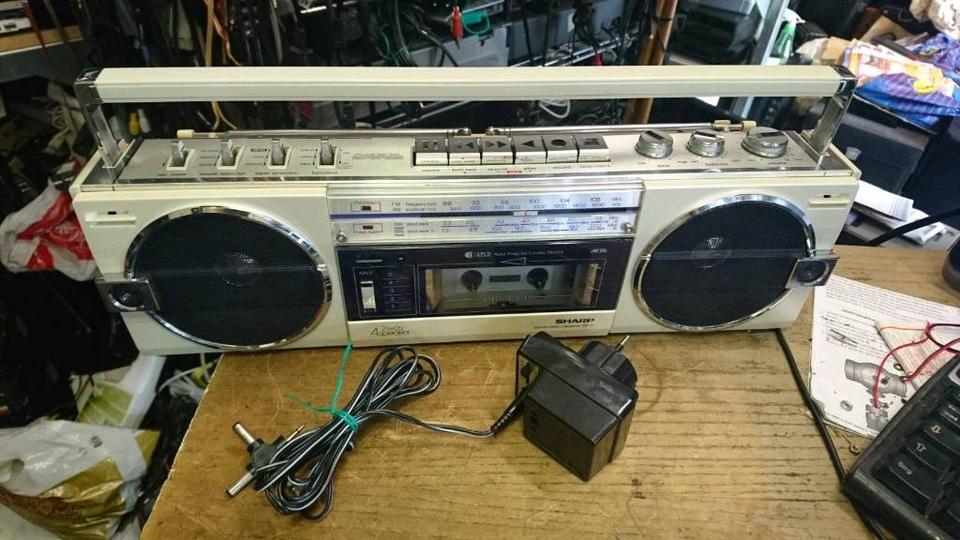 SHARP GF-7Z, Stereo Radio-Cassetten-Recorder, etwas DEFEKT!!