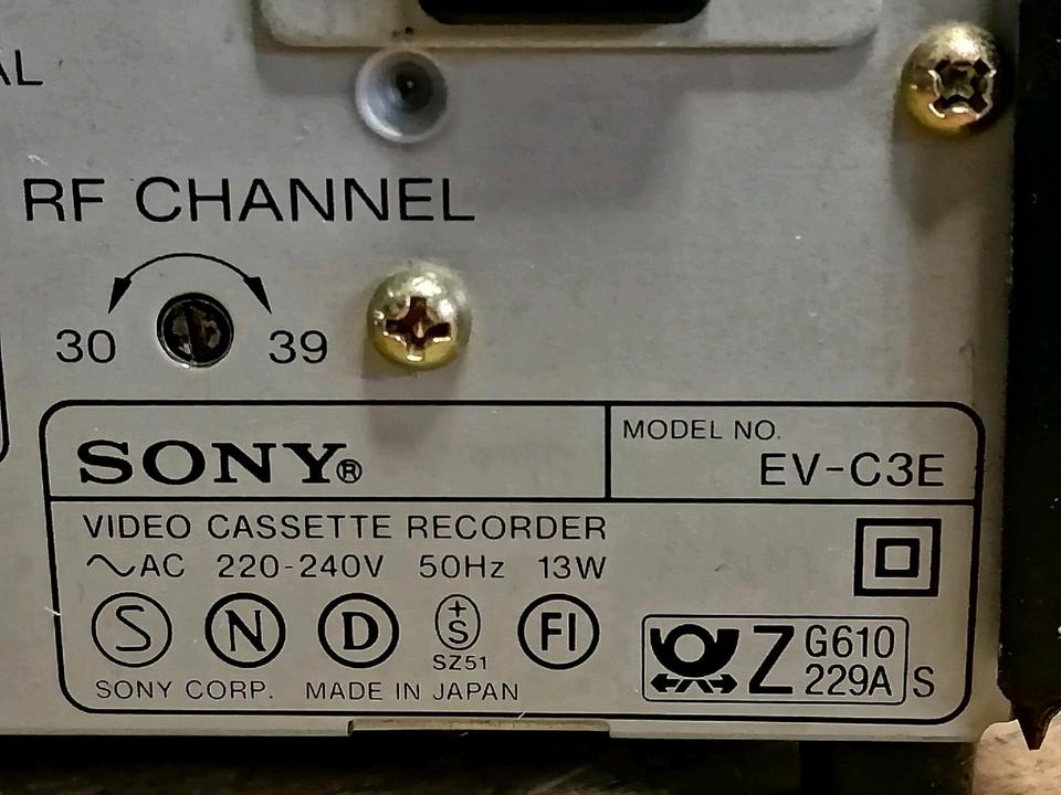 SONY EV-C3E, Videocassettenrecorder Video 8, DEFEKT!!!