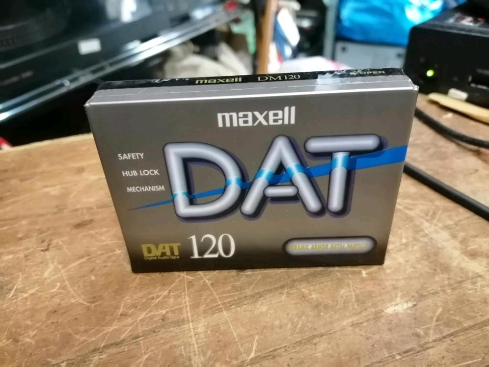 8 NEUE Digital Audio Tape Cassetten (FUJI, SONY und MAXELL!!!