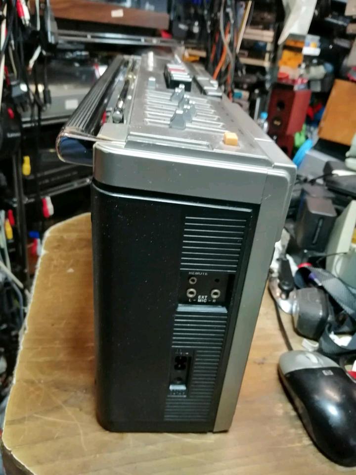 SHARP GF-9090H, Radio-Cassetten-Recorder, guter Zustand!!