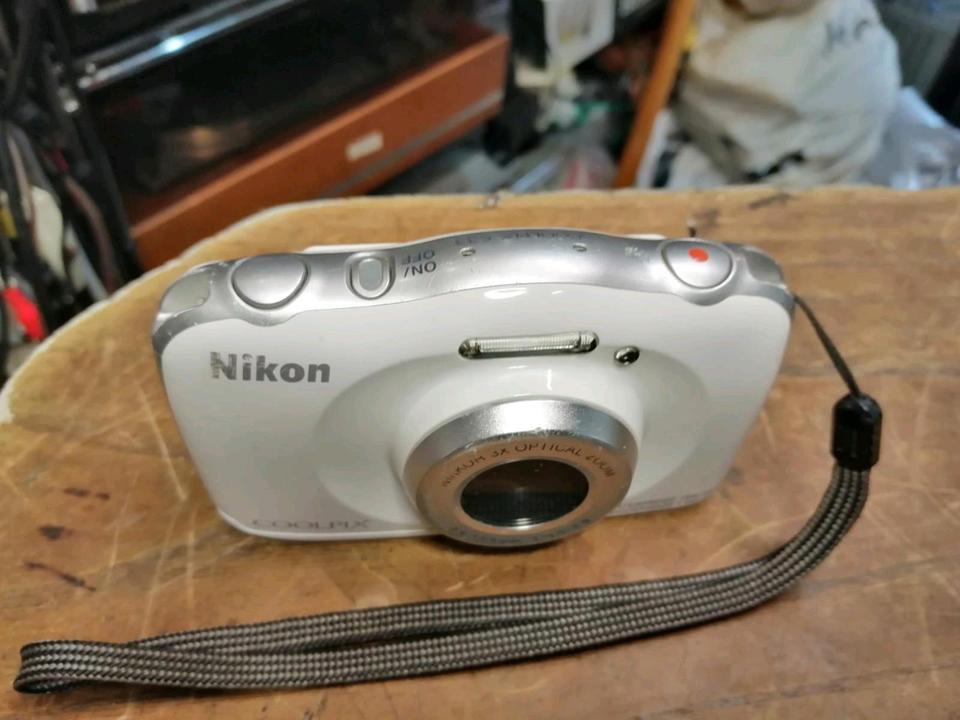 NIKON COOLPIX S33, Digital-Kamera mit Zubehör!!!