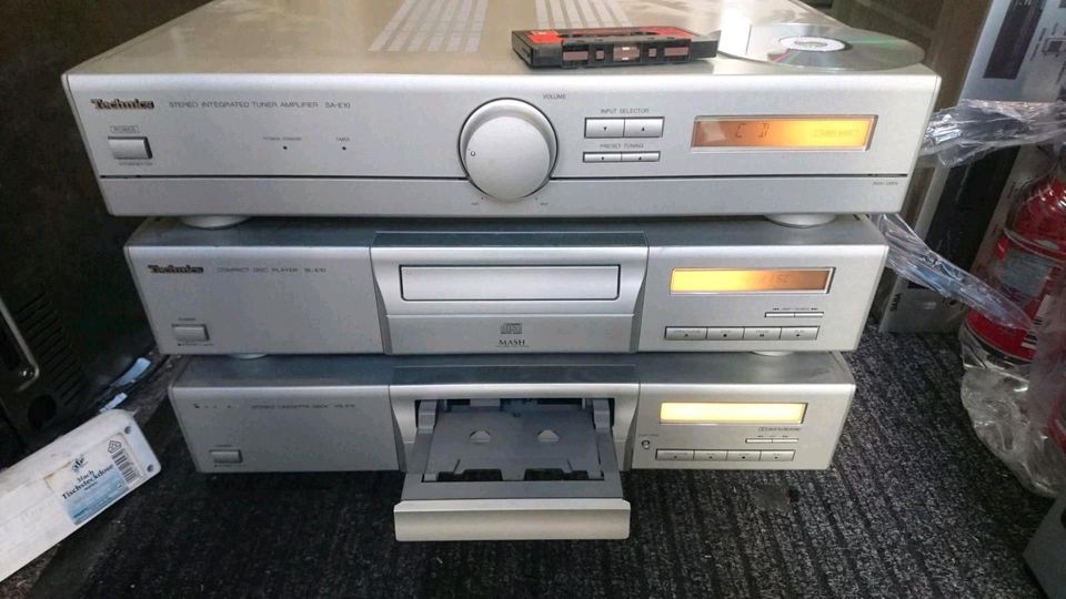 TECHNICS: SA-E10 Tuner/Amplifier, SL-E10 CD-Player und RS-E10 Cassetten-Deck