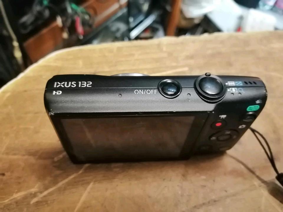 CANON IXUS 132, Digital-Kamera mit Zubehör!!