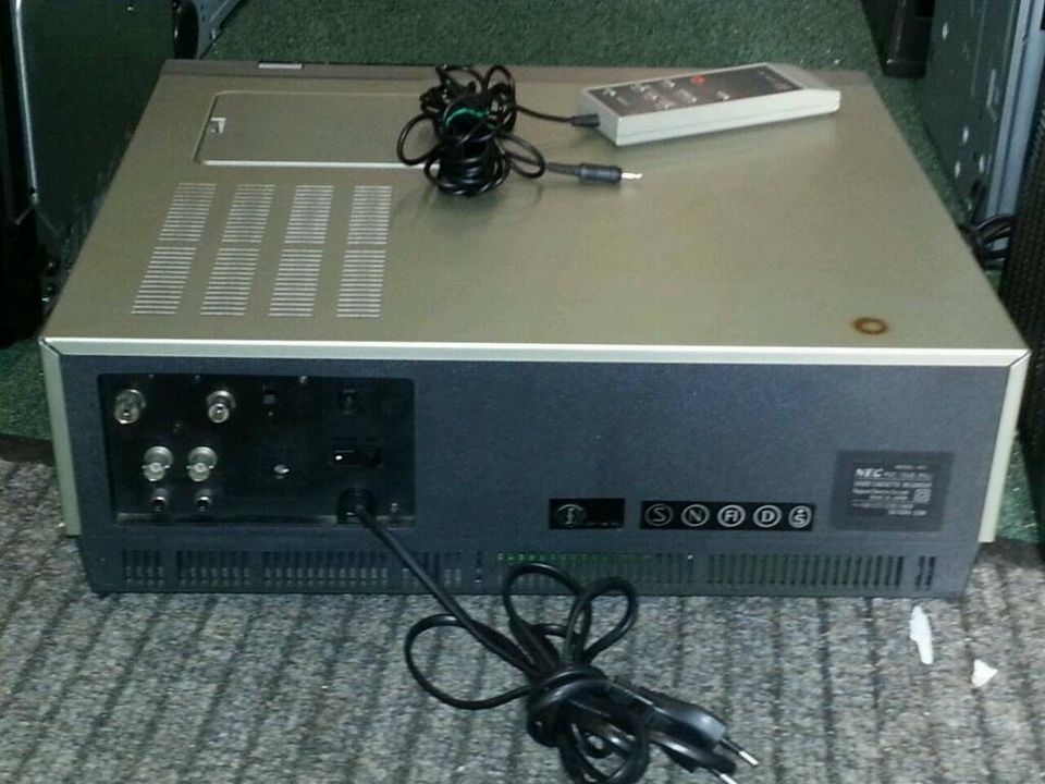 NEC PVC-764E BETAMAX; Videocassetten-Recorder