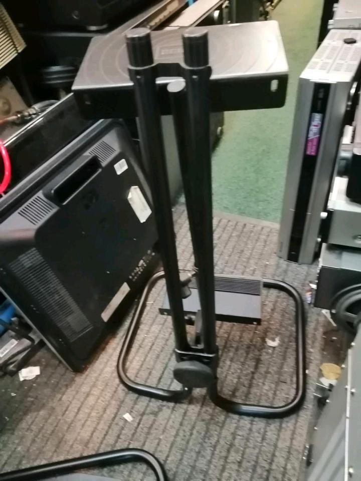 2 MAJA Boxen-Ständer, guter Zustand!!