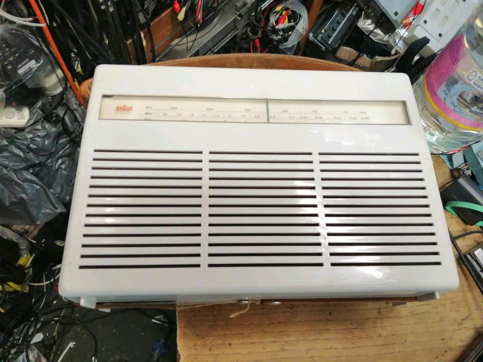 BRAUN Transistor 2,Radio, weiß, DEFEKT!!!