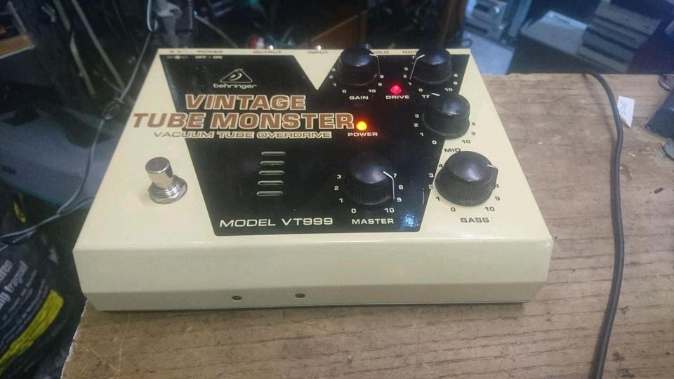 BEHRINGER VT999 Vintage Tube Monster, Effekt-Gerät!