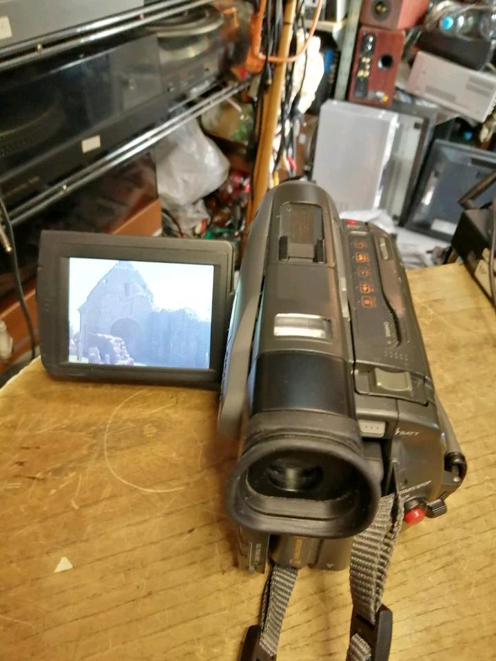 SONY CCD-TRV91E, Videocamera Hi8 +Video8, mit Zubehör!!