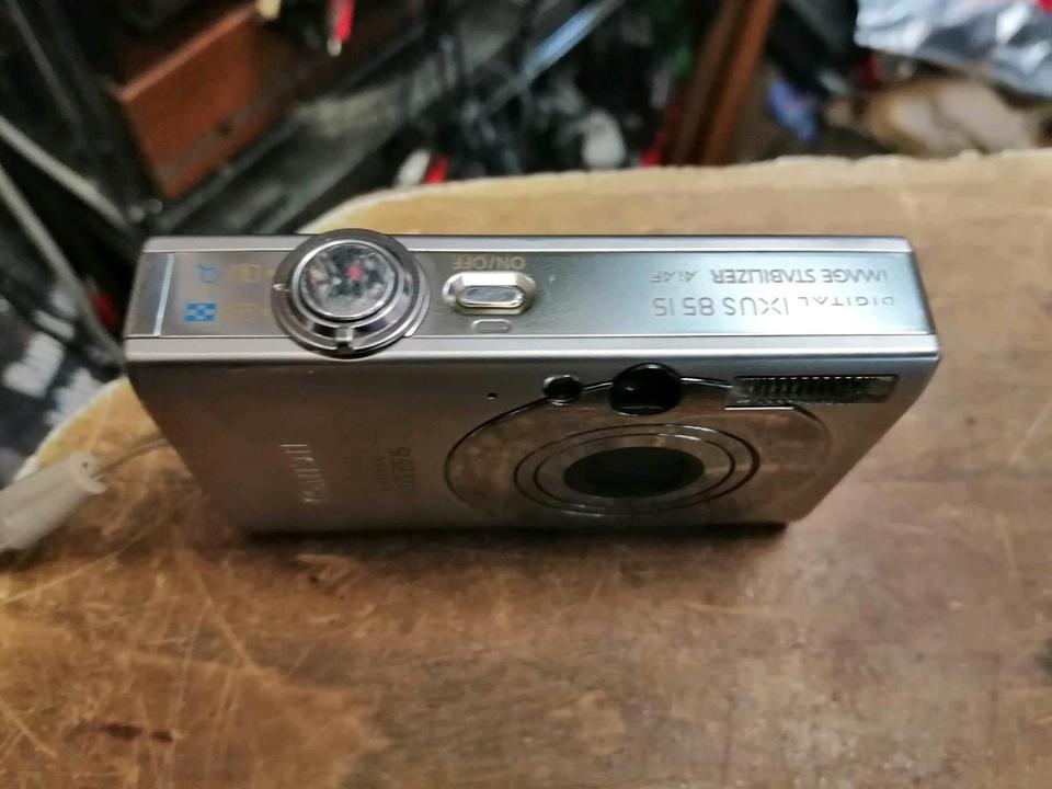 CANON IXUS 85 IS, Digital-Kamera mit Zubehör!! Silber!