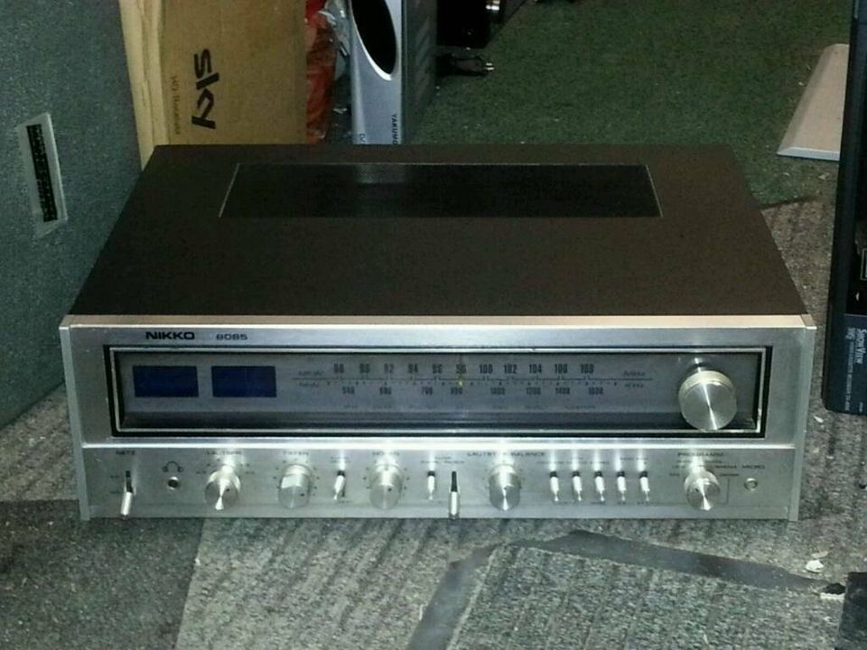 NIKKO Model 8085; MW/UKW HiFi Receiver, Holz, sehr guter Zustand!