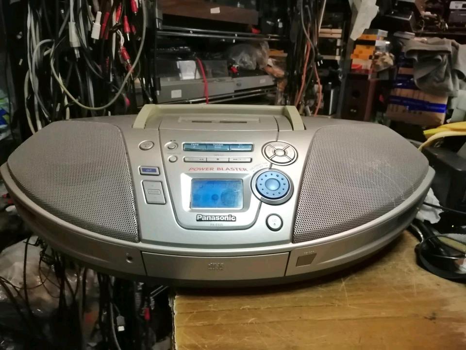 PANASONIC RX-ES25, Radio-Cassetten-Recorder mit CD, etwas DEFEKT!