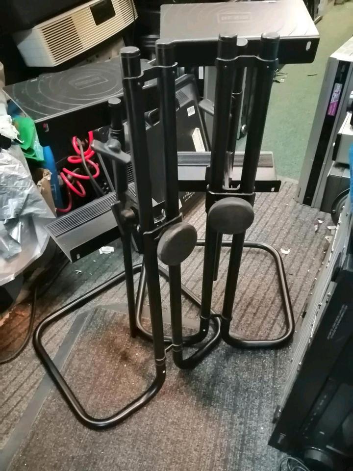 2 MAJA Boxen-Ständer, guter Zustand!!