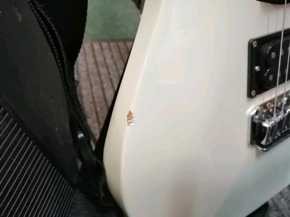 IBANEZ GIO, E-Gitarre, Farbe: weiß, made in China!!!
