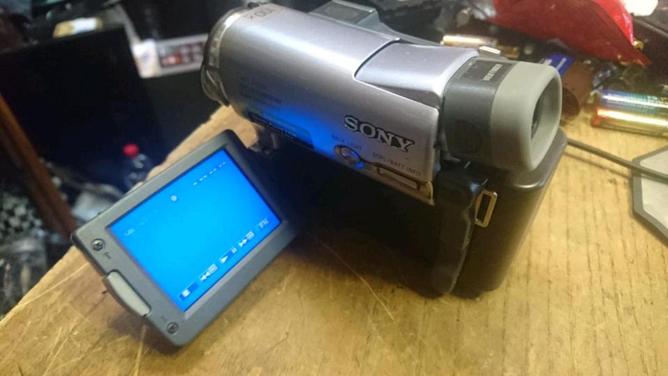 SONY DCR-TRV12E, MiniDV-Videocamera mit Zubehör!