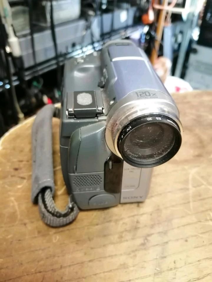 SONY DCR-TRV14E, MiniDV-Videocamera mit Zubehör!!!