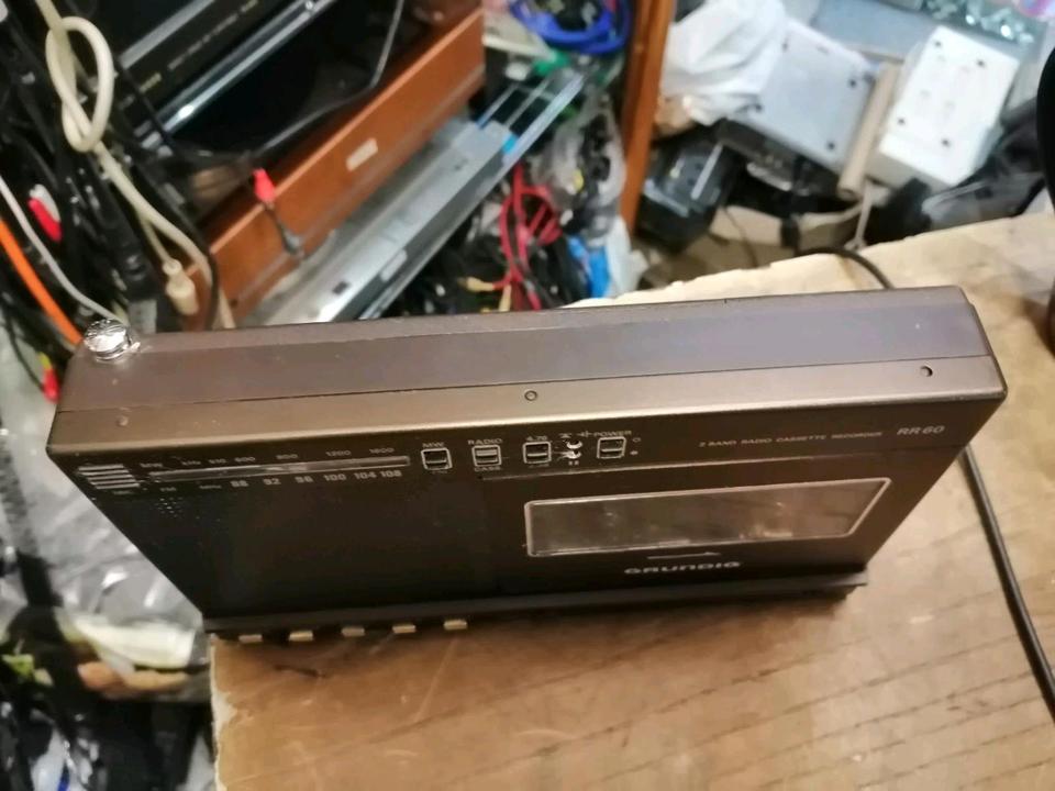 GRUNDIG RR60, 2 Band Radio-Cassetten-Recorder, etwas DEFEKT!!