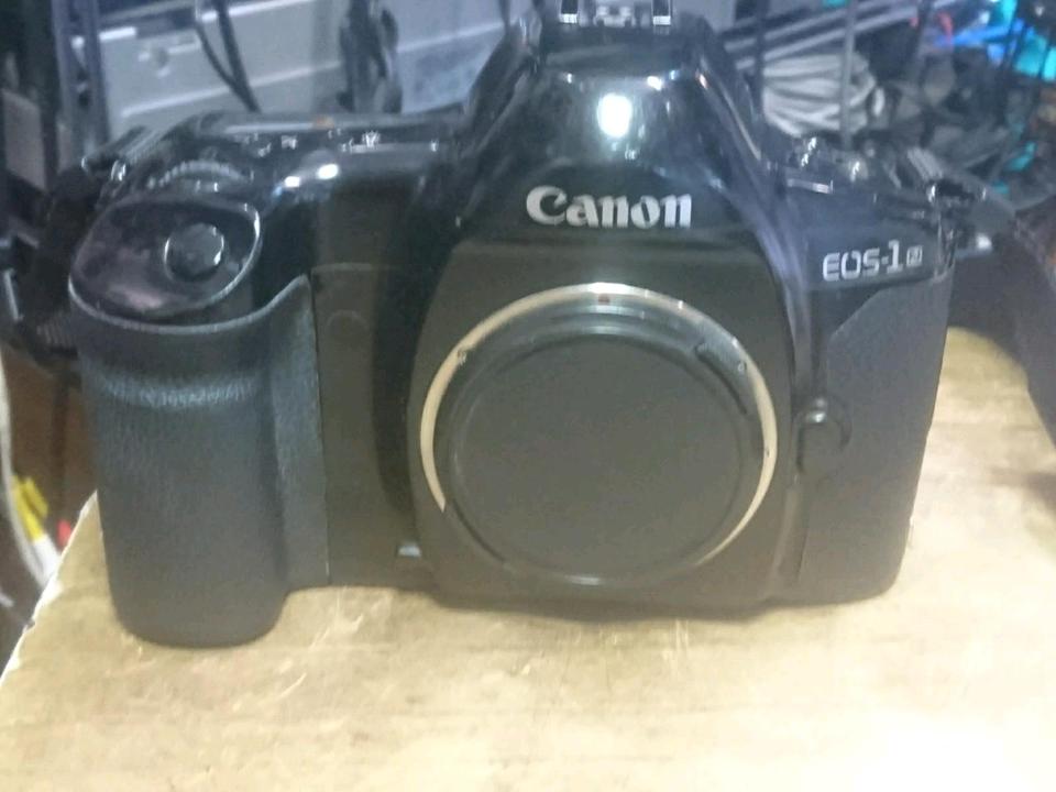 CANON EOS-1 N, Analog-Kamera OHNE Objektiv!!!