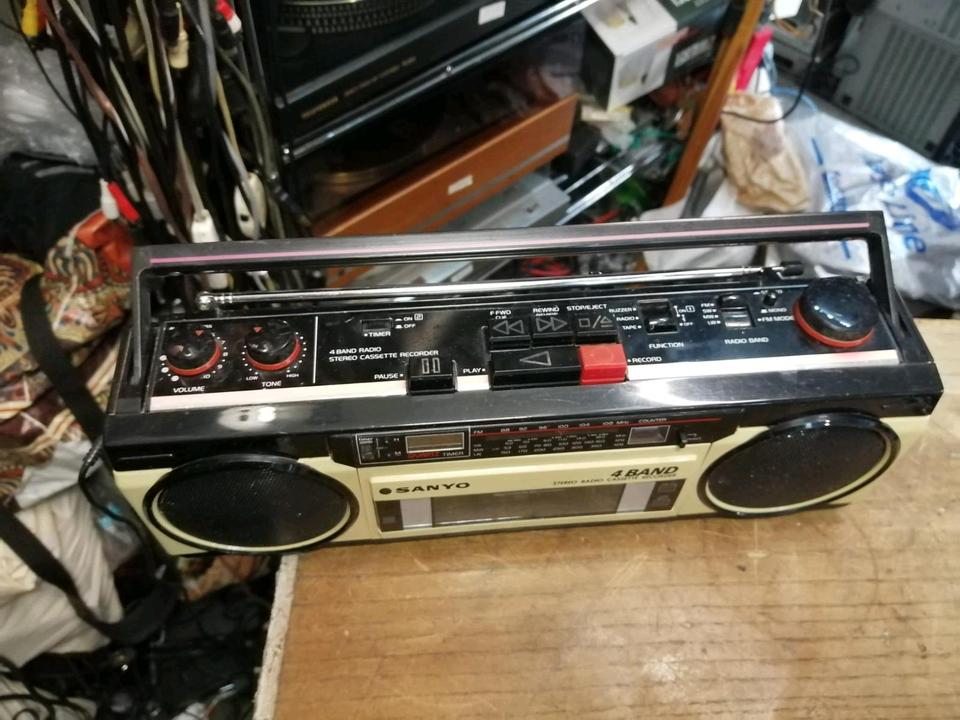 SANYO M-S350LE, Radio-Cassetten-Recorder mit Original-Adapter!!