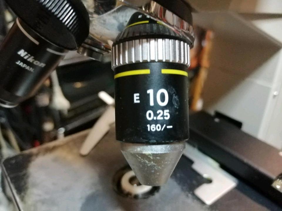 2 NIKON MIKROSKOPE, 1 Mikroskop ist etwas DEFEKT!!