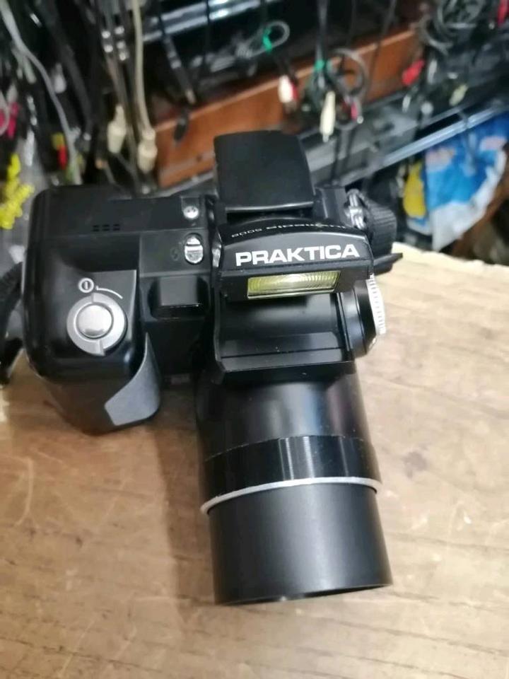 PRAKTICA Luxmedia 5008/ Digital-Kamera OHNE Speicherkarte!!!