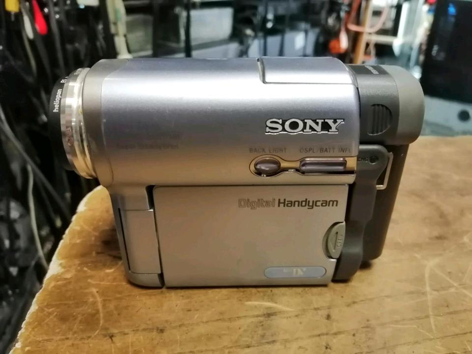 SONY DCR-TRV14E, MiniDV-Videocamera mit Zubehör!!!