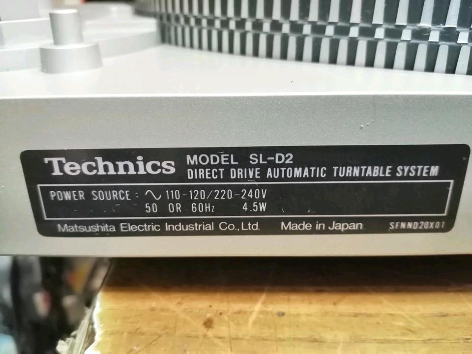 TECHNICS SL-D2 Plattenspieler, mit NEUER Nadel!!