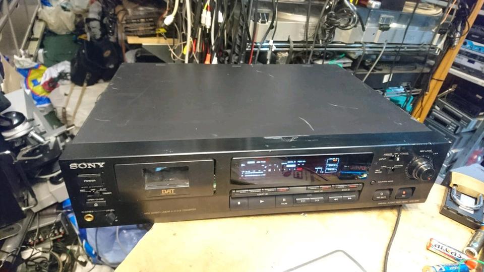 SONY DTC-690, DAT-Recorder, DEFEKT!!