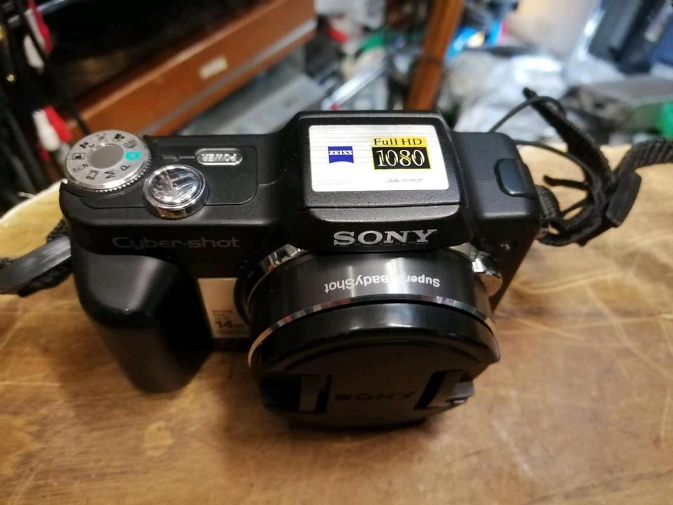 SONY DSC-H3, Digital-Kamera mit Zubehör, OHNE Speicherkarte!!