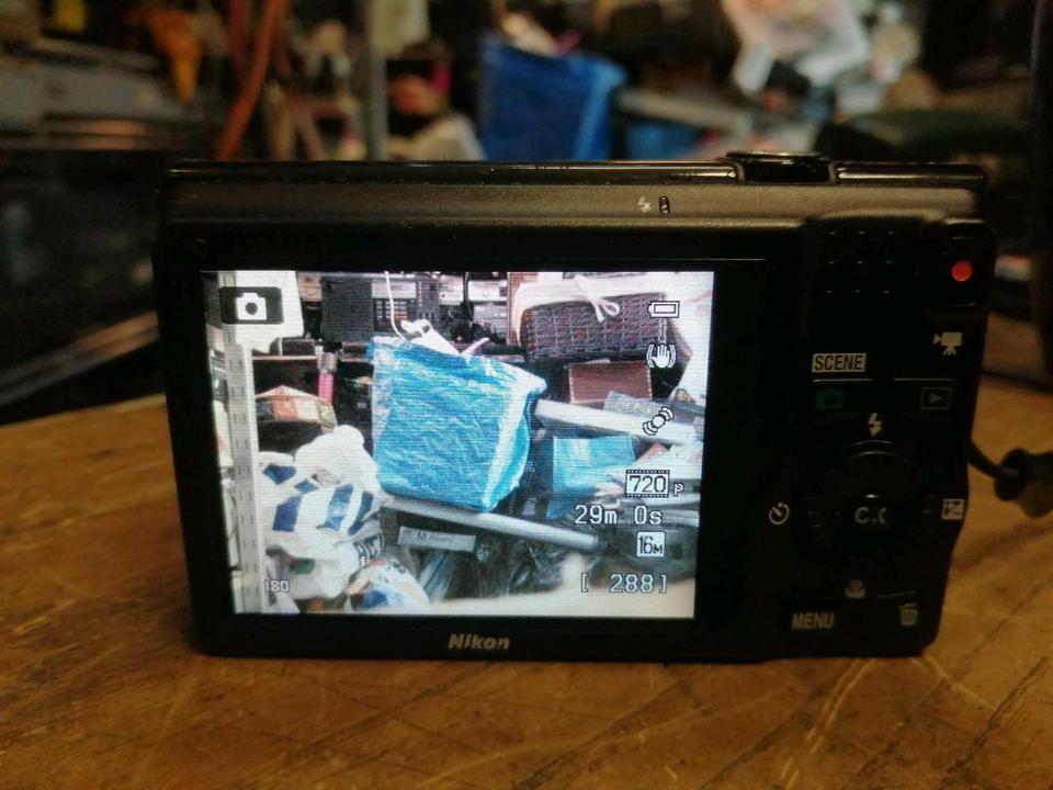 NIKON COOLPIX S6200, Digital-Kamera, OHNE Speicherkarte!!