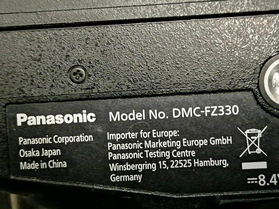 PANASONIC LUMIX DMC-FZ330, Digital-Kamera mit Zubehör!!