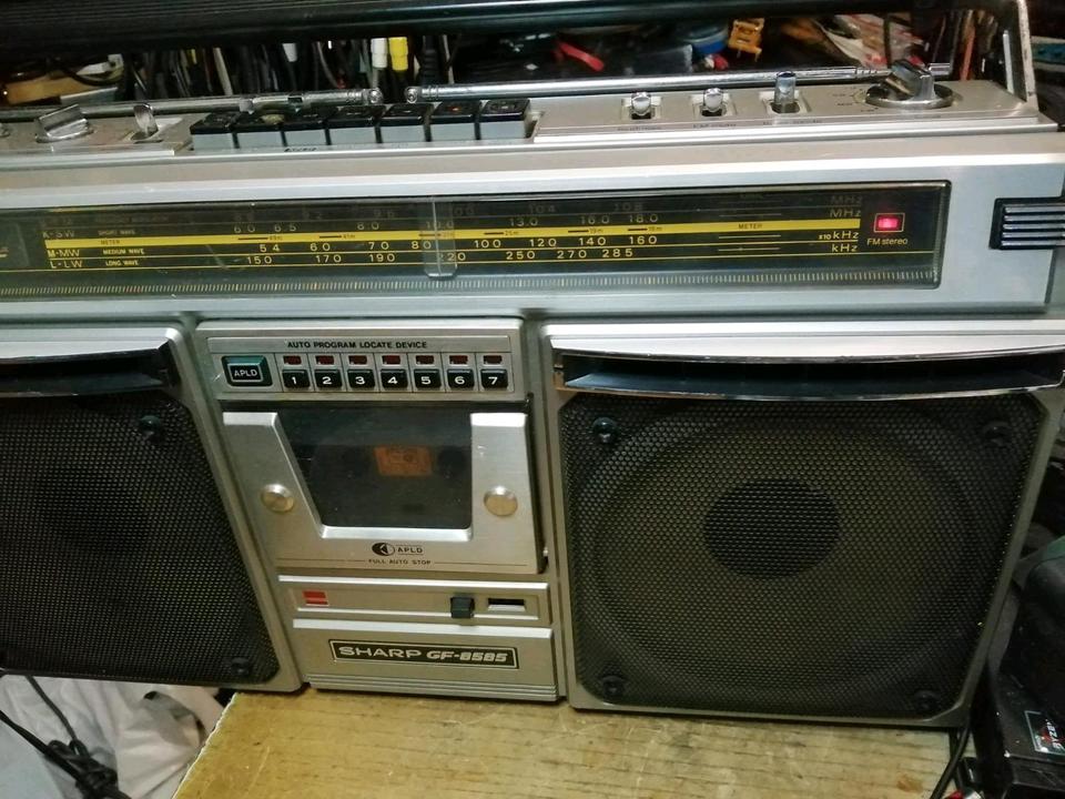 SHARP GF-8585H, Radio-Cassetten-Recorder, etwas DEFEKT!!!