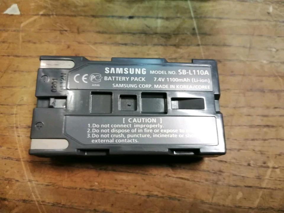 SAMSUNG VP-W60, Videocamera Hi8 und Video 8, mit Zubehör!!!