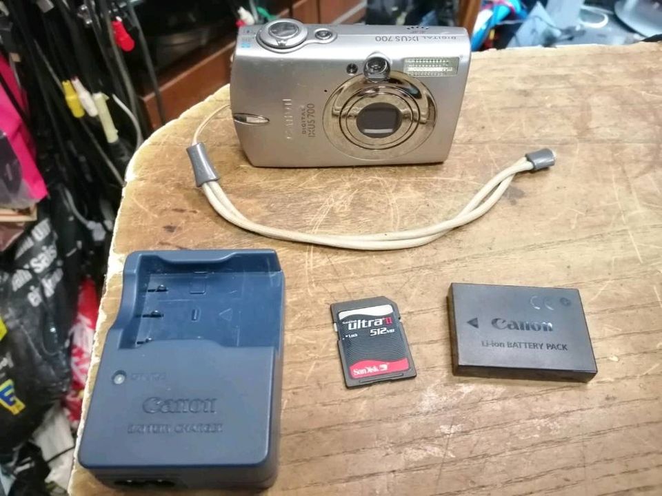 CANON Digital IXUS 700, Digital-Kamera mit Zubehör!!!