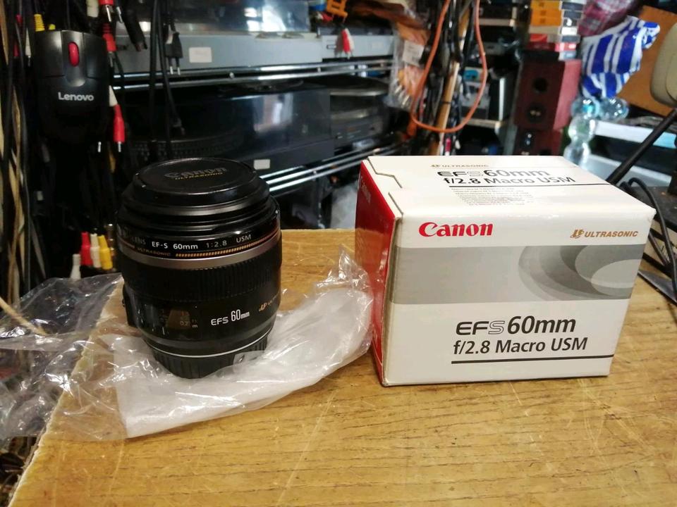 CANON EFS 60, 60 mm, f/2.8 Macro USM, Objektiv mit Original-Kart!