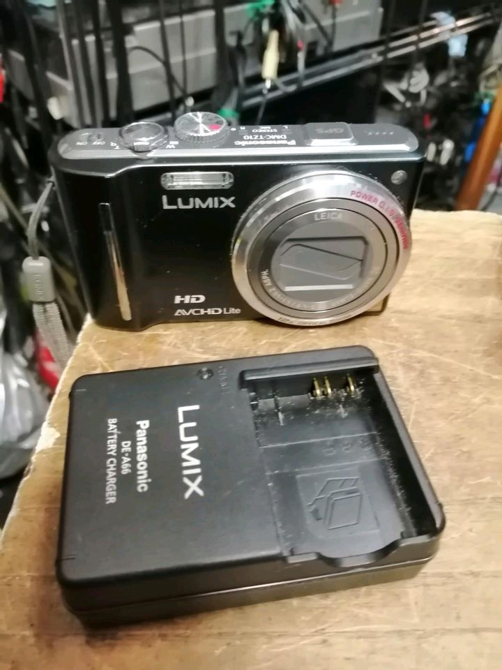 PANASONIC DMC-TZ10, Digital-Kamera OHNE Speicherkarte!! Qq