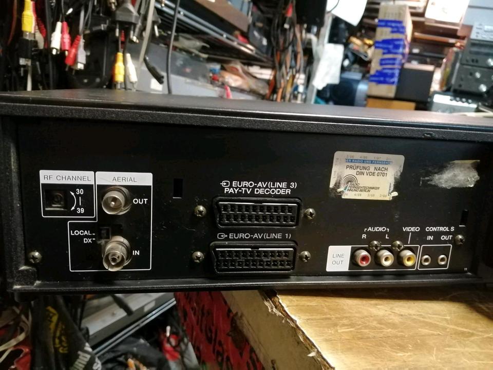 SONY SLV-825VC, Videocassettenrecorder, DEFEKT!!