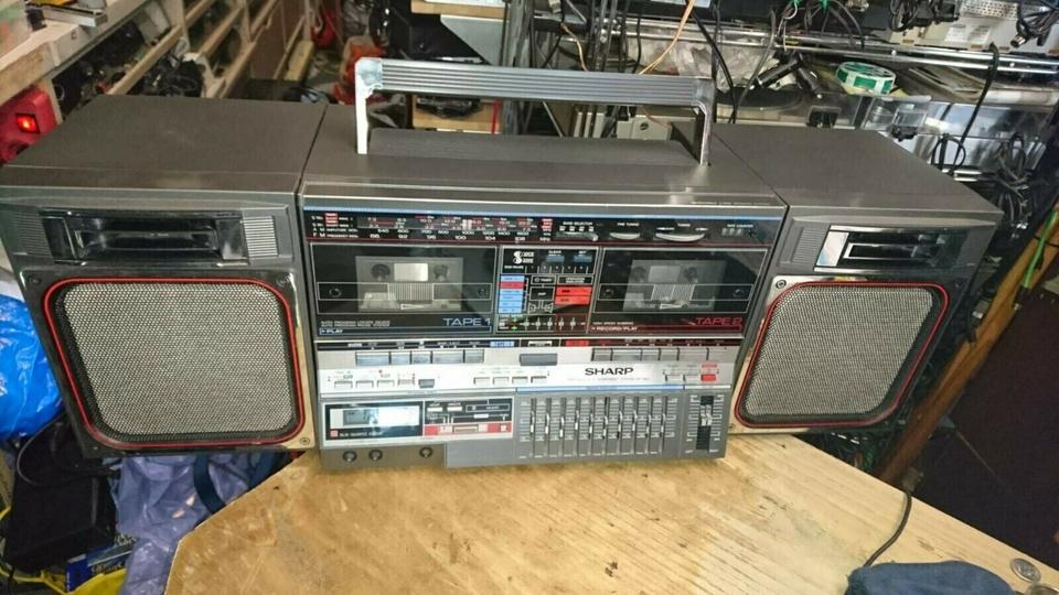 SHARP GF-800Z(D), Doppel-Radiocassetten-Recorder, etwas DEFEKT!