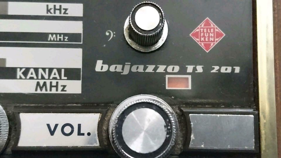 TELEFUNKEN Bajazzo TS 201, Radio, Holzdesign, Universal-Adapter